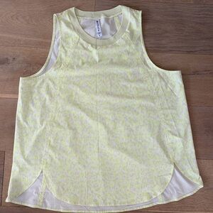 Athleta Zephyr Print Tank Top in a neon yellow leopard print athlesiure - XL